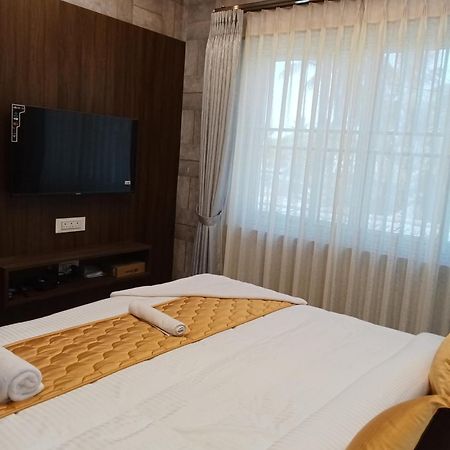 Golden Residency Hotel Kushālnagar Екстериор снимка